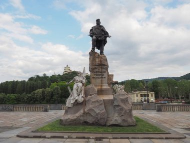 Torino'daki Garibaldi anıtı
