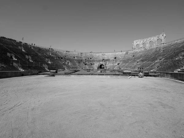 Verona Arena anfiteatro romano preto e branco — Fotografia de Stock