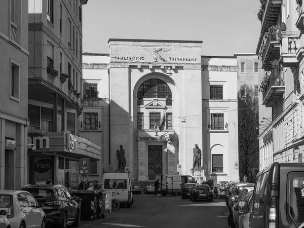 Palazzo dei Verminati (huis van de verminkte) in Verona zwart an — Stockfoto