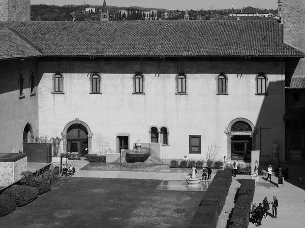 Castelvecchio starego zamku w Verona czerni i bieli — Zdjęcie stockowe