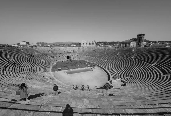 Verona Arena ampiteater Romawi hitam dan putih — Stok Foto