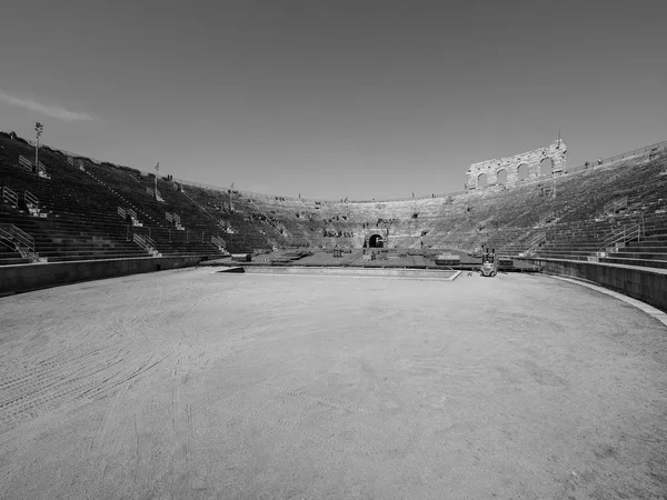 Verona Arena anfiteatro romano preto e branco — Fotografia de Stock