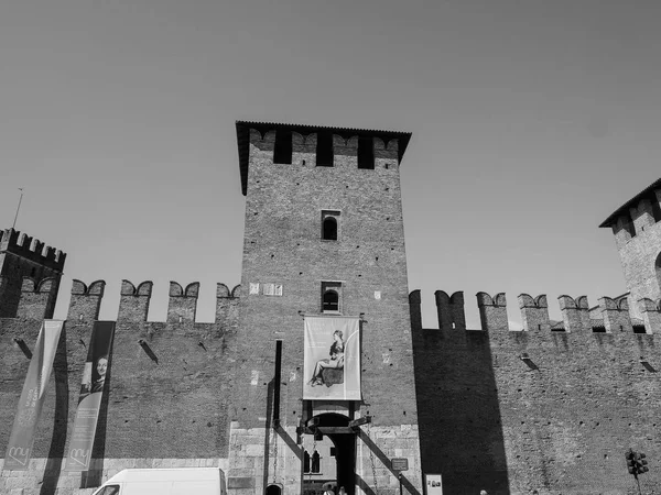 Castelvecchio antico castello di Verona bianco e nero — Foto Stock