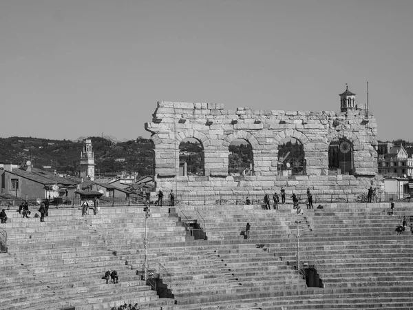 Verona Arena anfiteatro romano preto e branco — Fotografia de Stock