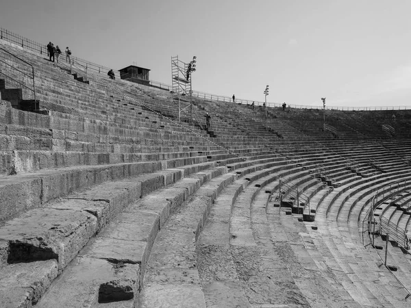 Verona Arena anfiteatro romano preto e branco — Fotografia de Stock