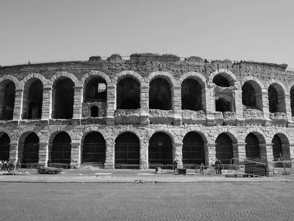 Arena di Verona anfiteatro romano in bianco e nero — Foto Stock