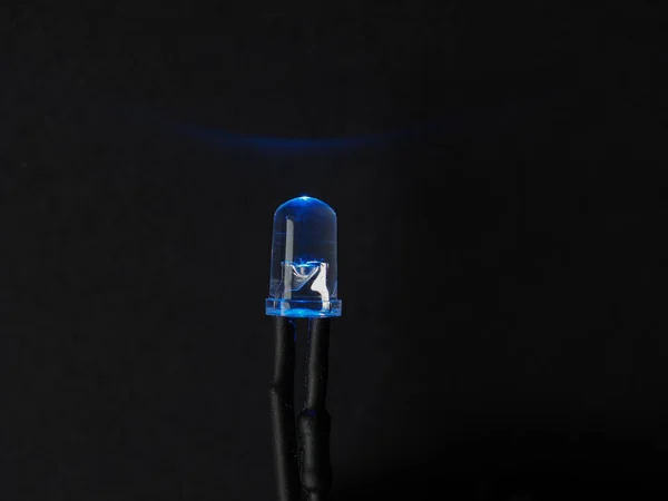 Blauwe LED-gloeilamp — Stockfoto