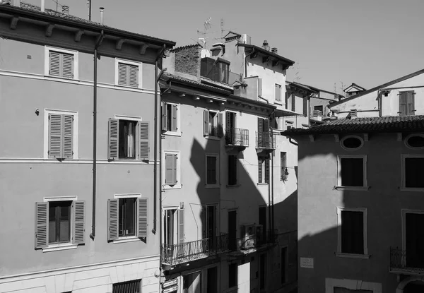 Kilátás a városra Verona fekete-fehér — Stock Fotó