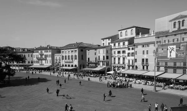 Piazza Bra in Verona black and white — Stock Photo, Image