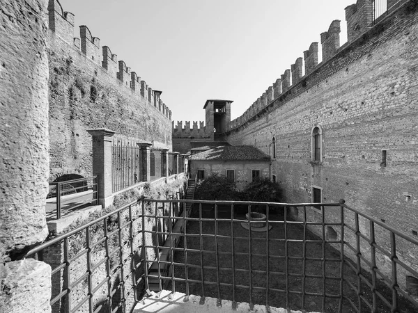 Castelvecchio Muzeum w Verona czerni i bieli — Zdjęcie stockowe