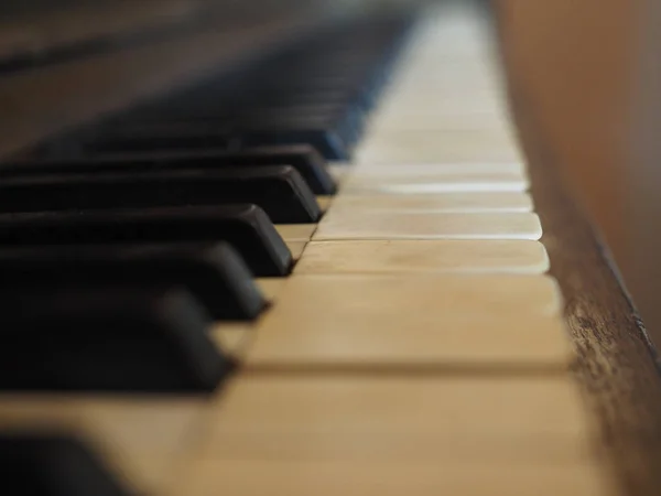 Detalhe de teclas de teclado de piano — Fotografia de Stock