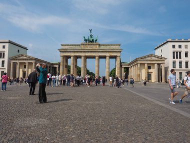 Brandenburger Tor (Brandenburg Kapısı) Berlin'de