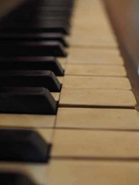 Detalhe de teclas de teclado de piano — Fotografia de Stock