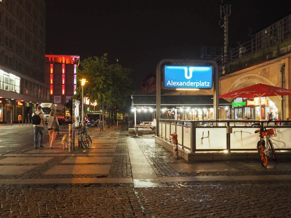 Alexanderplatz w Berlinie nocą — Zdjęcie stockowe