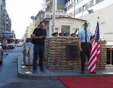 Checkpoint charlie Berlin