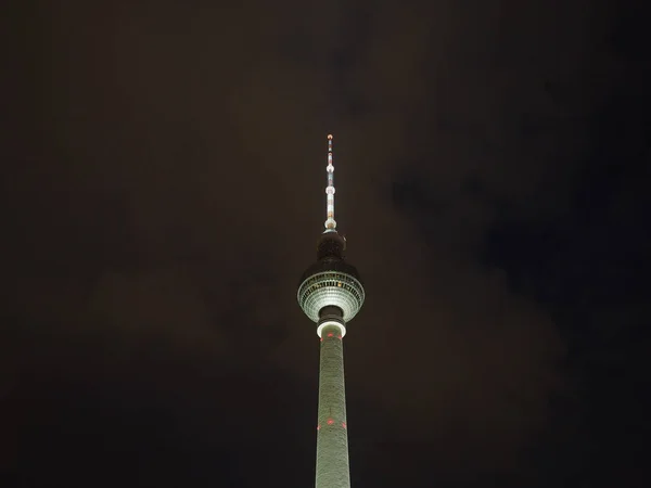 Fernsehturm (телевізійна вежа) в Берліні — стокове фото