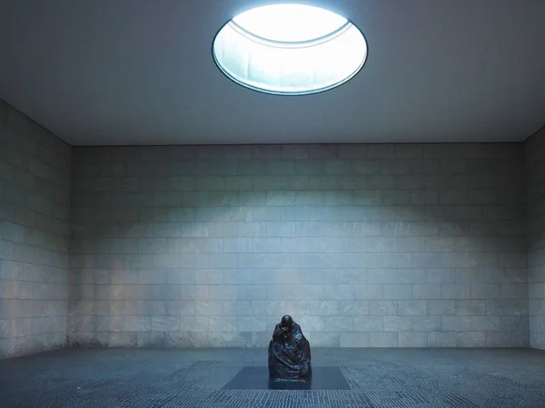 Sculpture in the Neue Wache (New Guardhouse) in Berlin — Stock Photo, Image