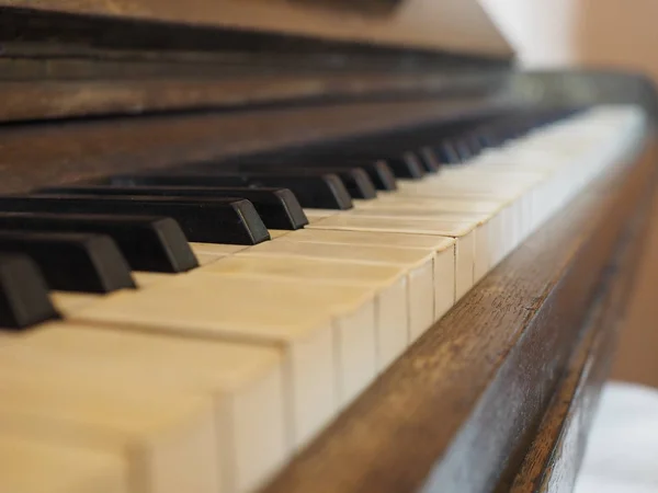 Detalhe de teclas de teclado de piano — Fotografia de Stock