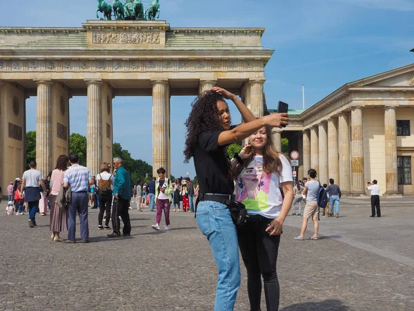 Brandenburger Tor (Brandenburg-porten) i Berlin — Stockfoto