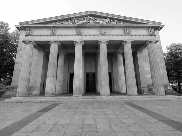 Neue Wache (ny Guardhouse) i Berlin i svart och vitt — Stockfoto