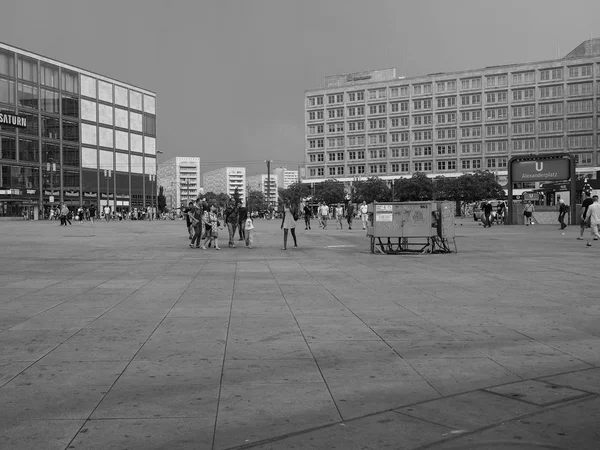 Alexanderplatz de Berlin siyah beyaz — Stok fotoğraf