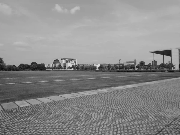 Band des Bundes em Berlim em preto e branco — Fotografia de Stock