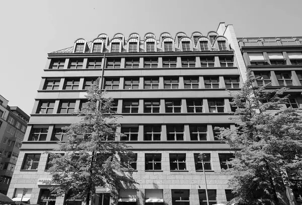 Quartier Schutzenstrasse i Berlin i svart och vitt — Stockfoto