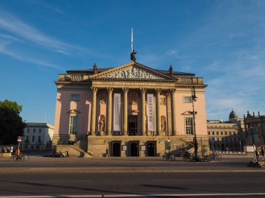 Deutsche Staatsoper (Alman Devlet Operası) Berlin'de