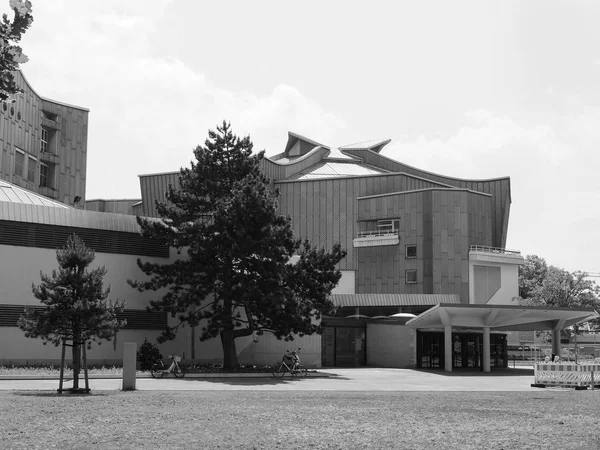 Berlin'de philharmonie siyah beyaz — Stok fotoğraf