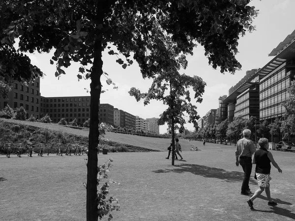 Potsdamerplatz în Berlin în alb-negru — Fotografie, imagine de stoc