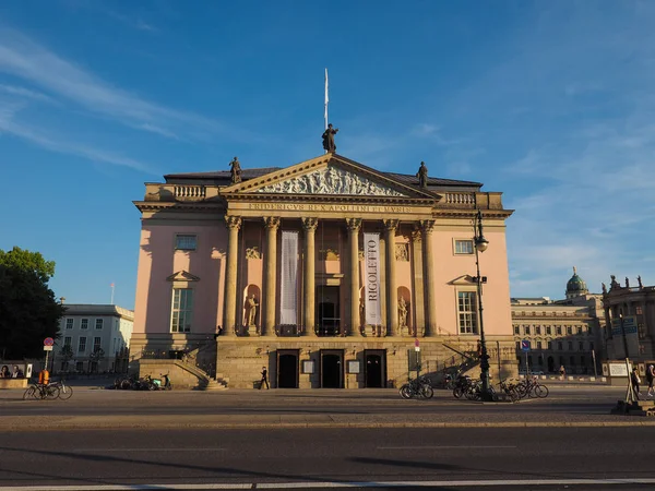 Deutsche Staatsoper (Alman Devlet Operası) Berlin'de — Stok fotoğraf