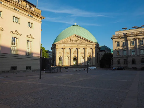 Berlin 'deki St. Hedwigs Katolik Katedrali — Stok fotoğraf