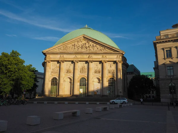 Katholieke kathedraal St. Hedwigs in Berlijn — Stockfoto