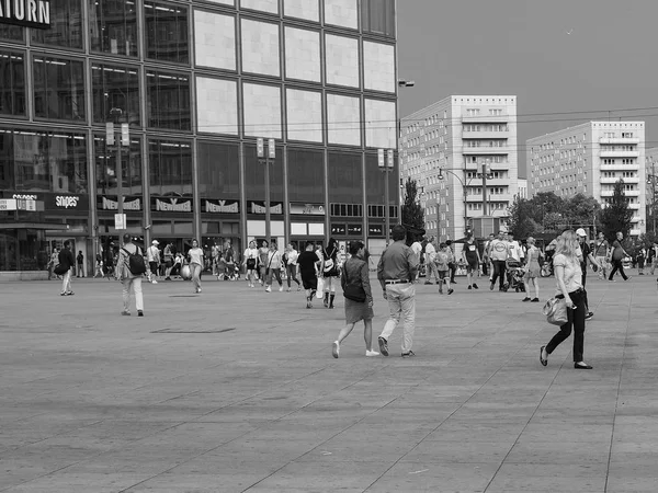 Alexanderplatz a Berlino in bianco e nero — Foto Stock