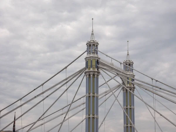 Albert Bridge sul Tamigi a Londra — Foto Stock