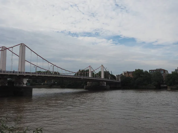 Chelsey Bridge nad řekou Temži v Londýně — Stock fotografie