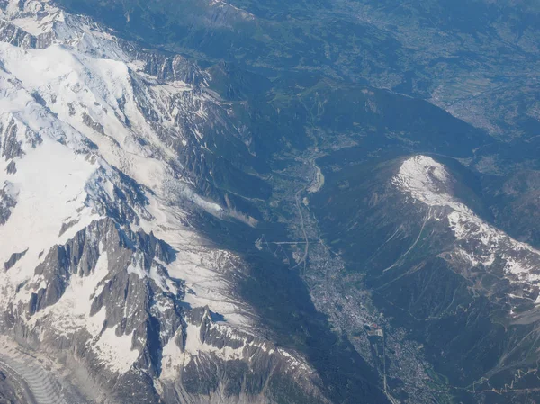 Vista aérea da montanha dos Alpes — Fotografia de Stock