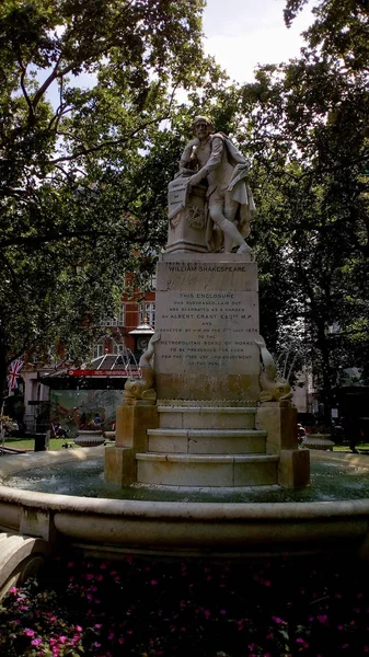 Estatua de Shakespeare en Londres — Foto de Stock