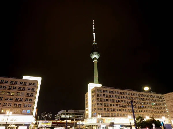 Alexanderplatz w Berlinie nocą — Zdjęcie stockowe