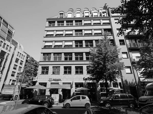 Quartier schutzenstraße in berlin in schwarz-weiß — Stockfoto