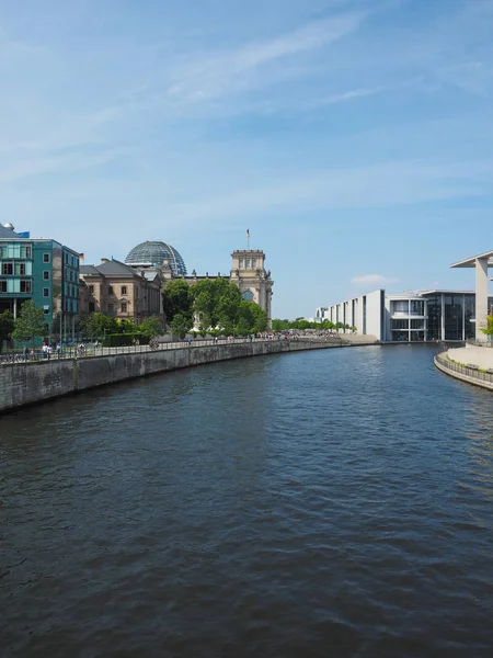 River Spree i Berlin – stockfoto