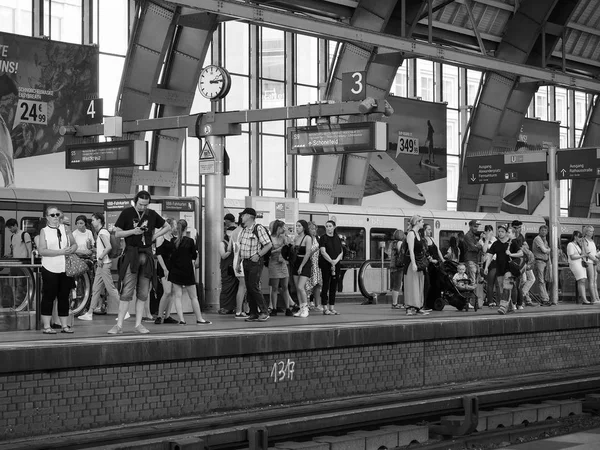 Alexanderplatz station in Berlin in black and white — Stock Photo, Image