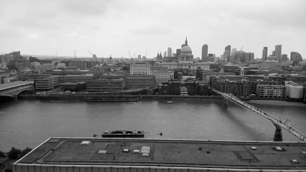 London Skyline View i svart och vitt — Stockfoto