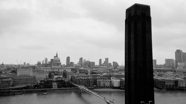 Londres vista horizonte em preto e branco — Fotografia de Stock