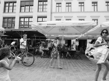 Hackescher Markt Berlin'de siyah beyaz