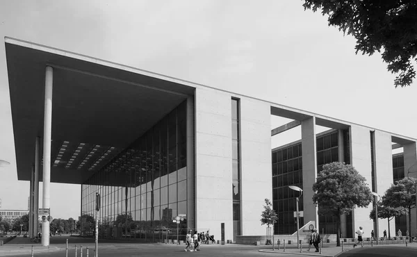 Kapela des Bundes v Berlíně černobílá — Stock fotografie