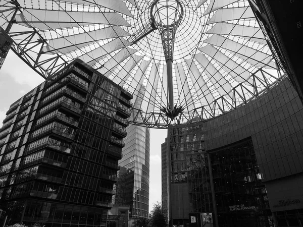 Sony Center in Berlin in black and white — Stock Photo, Image