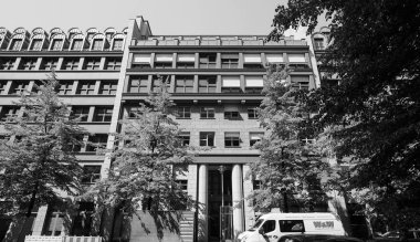 Quartier Schutzenstrasse Berlin'de siyah beyaz