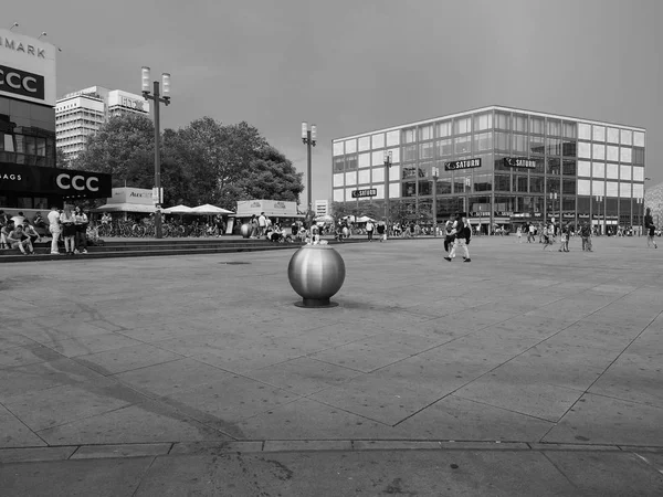 Alexanderplatz v Berlíně v černé a bílé — Stock fotografie