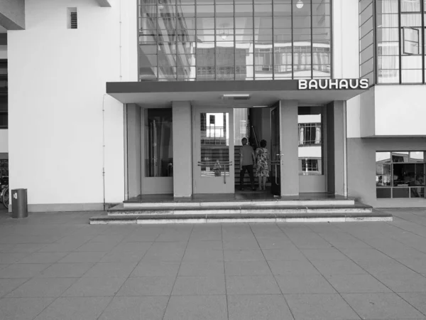 Bauhaus a Dessau in bianco e nero — Foto Stock